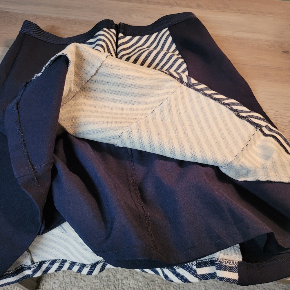 Ann Taylor skirt size 4 - Picture 5 of 5